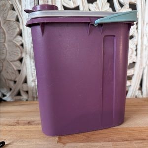 Tupperware 587-10 Plum Aqua Beverage Buddy Store n Pour Slim Line 1 Qt.